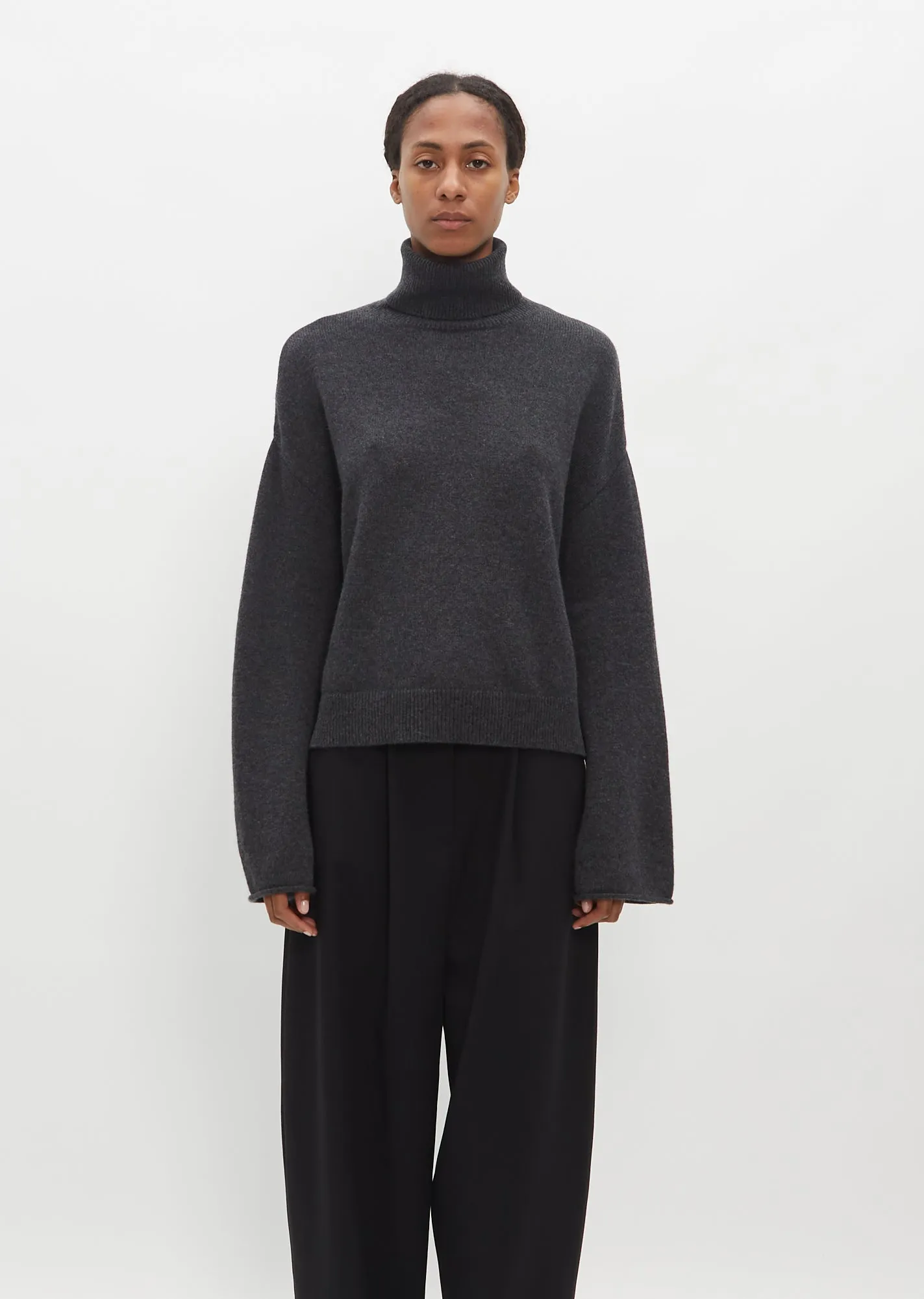 Alicia Cashmere Sweater — Dark Grey