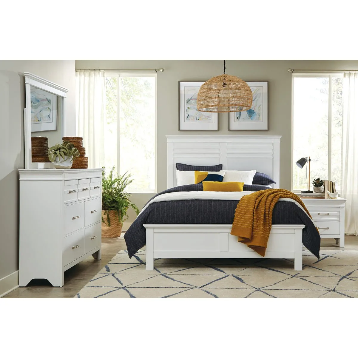 Blaire Farm White Queen Bed