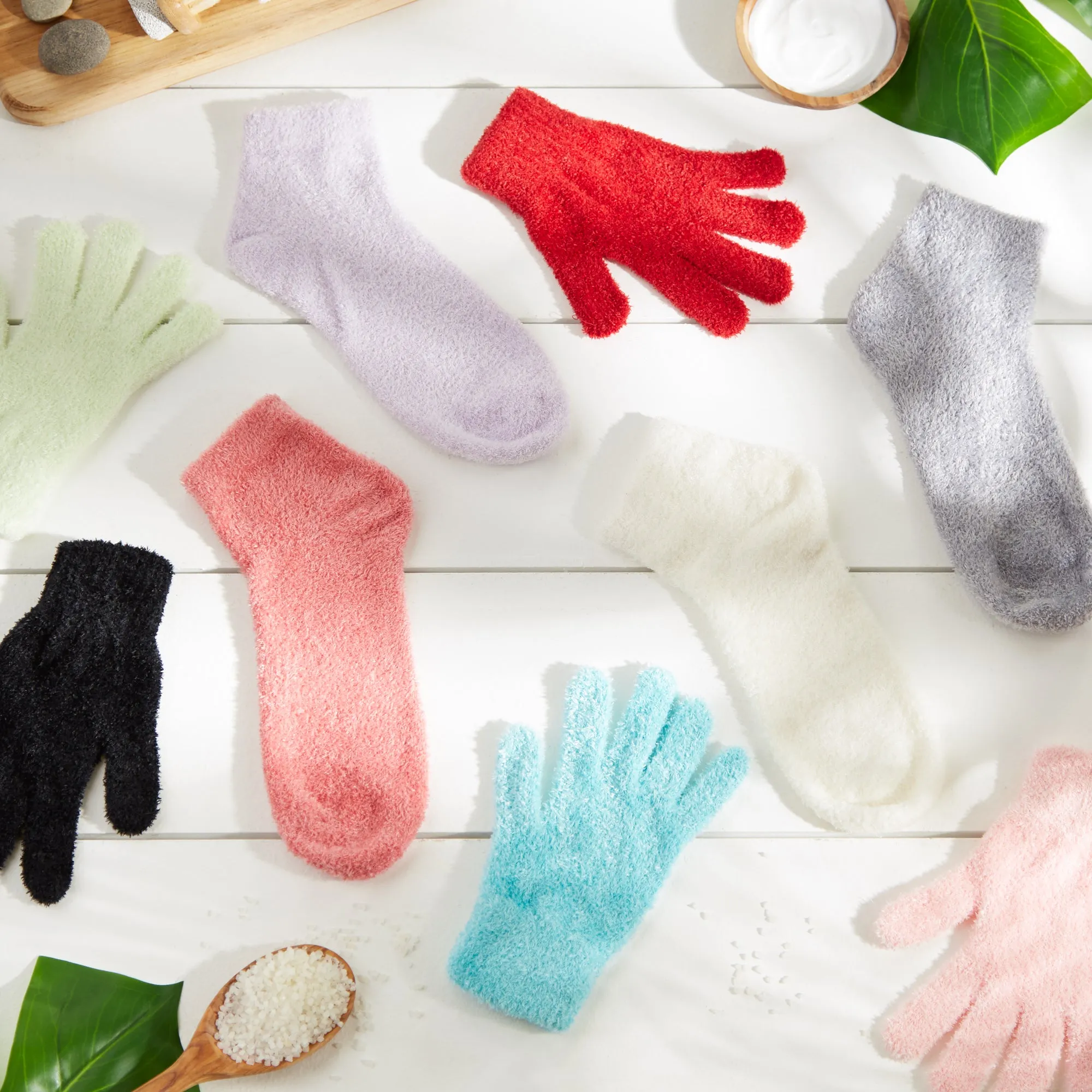 Spa Socks And Gloves Set Aloe Infused Black