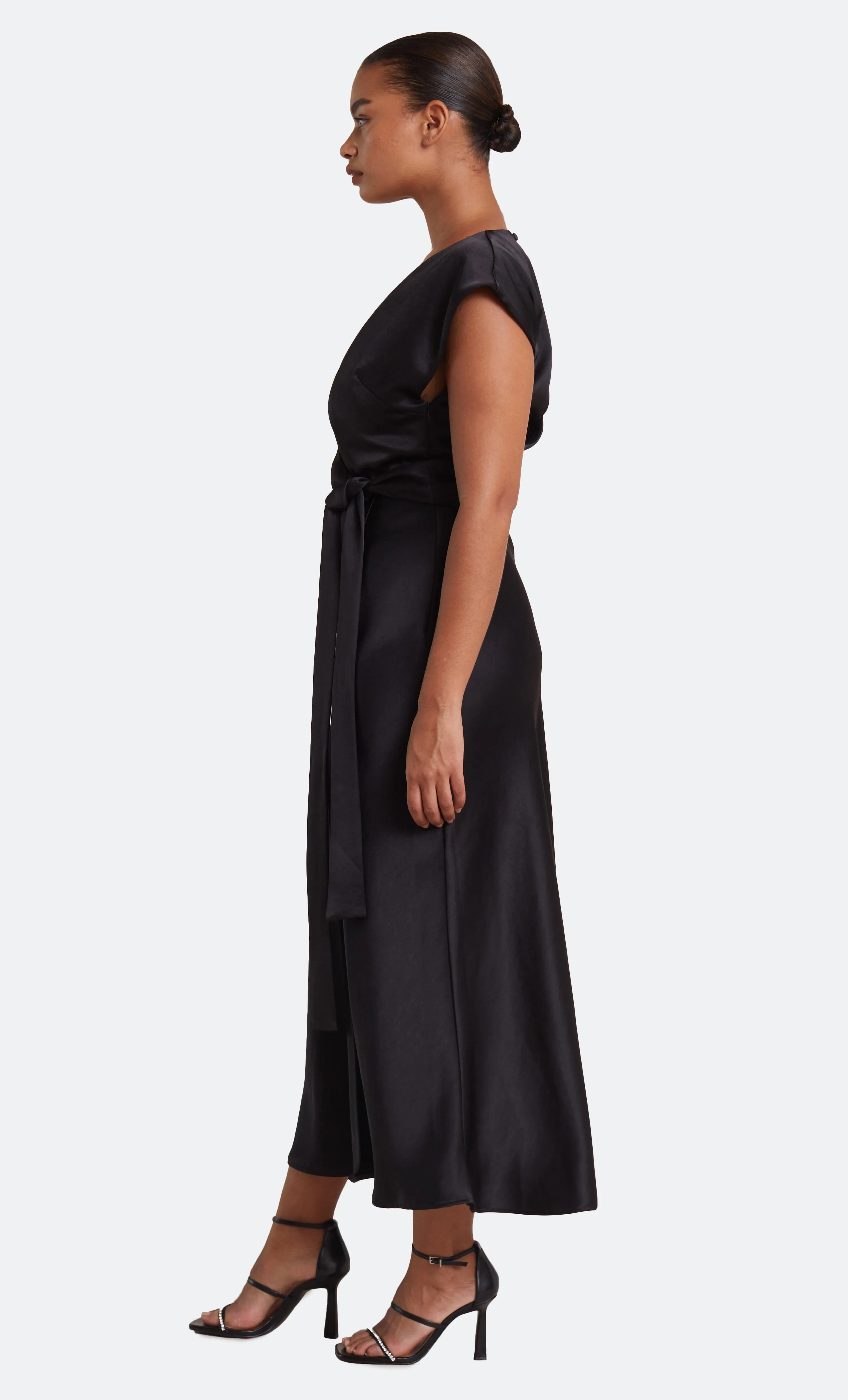 THE DREAMER WRAP DRESS - BLACK